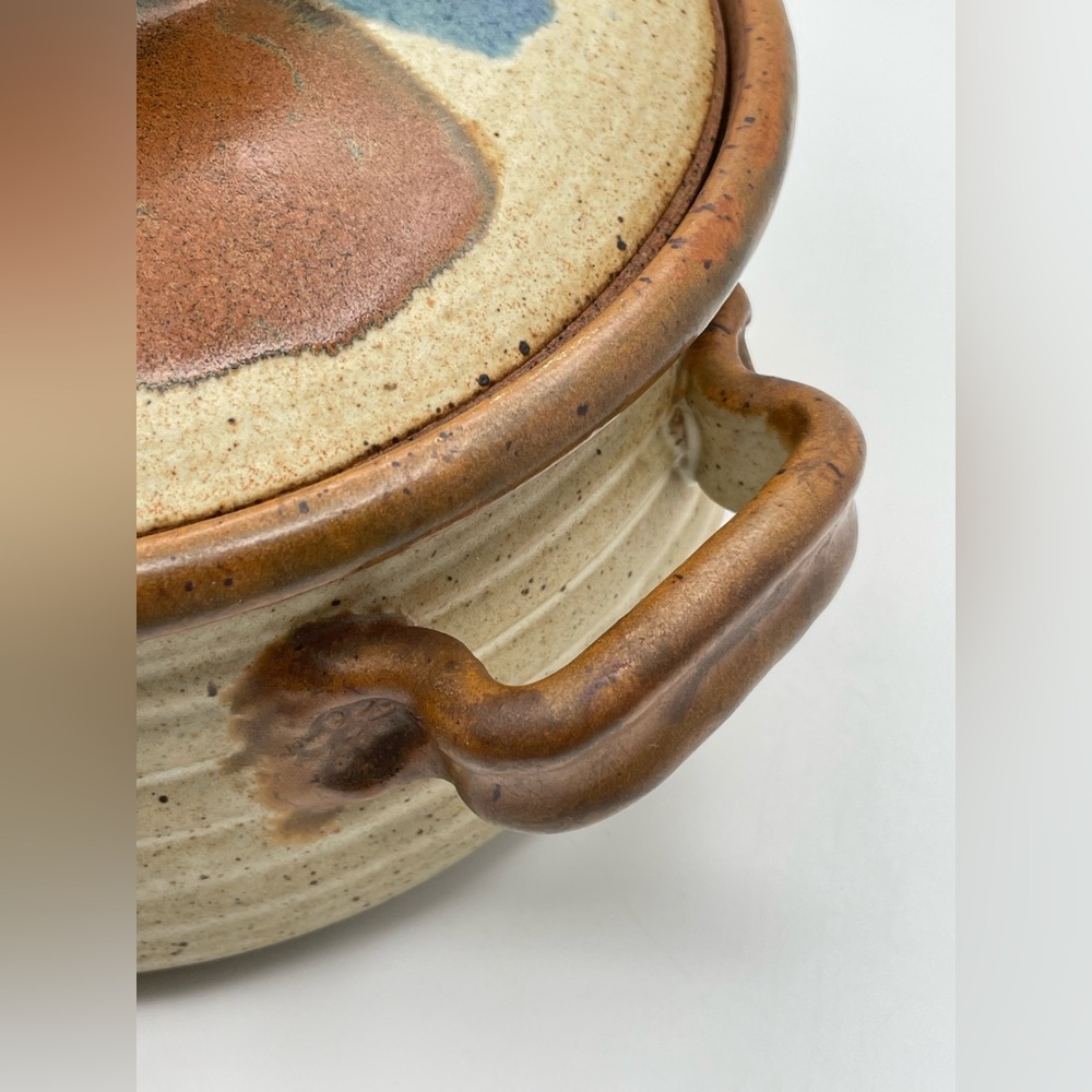 Vintage Studio Pottery Covered Casserole Dish with Handles, 8” Diameter - Picture 7 of 8